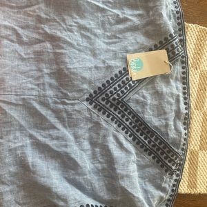 Linen dress with navy trim.